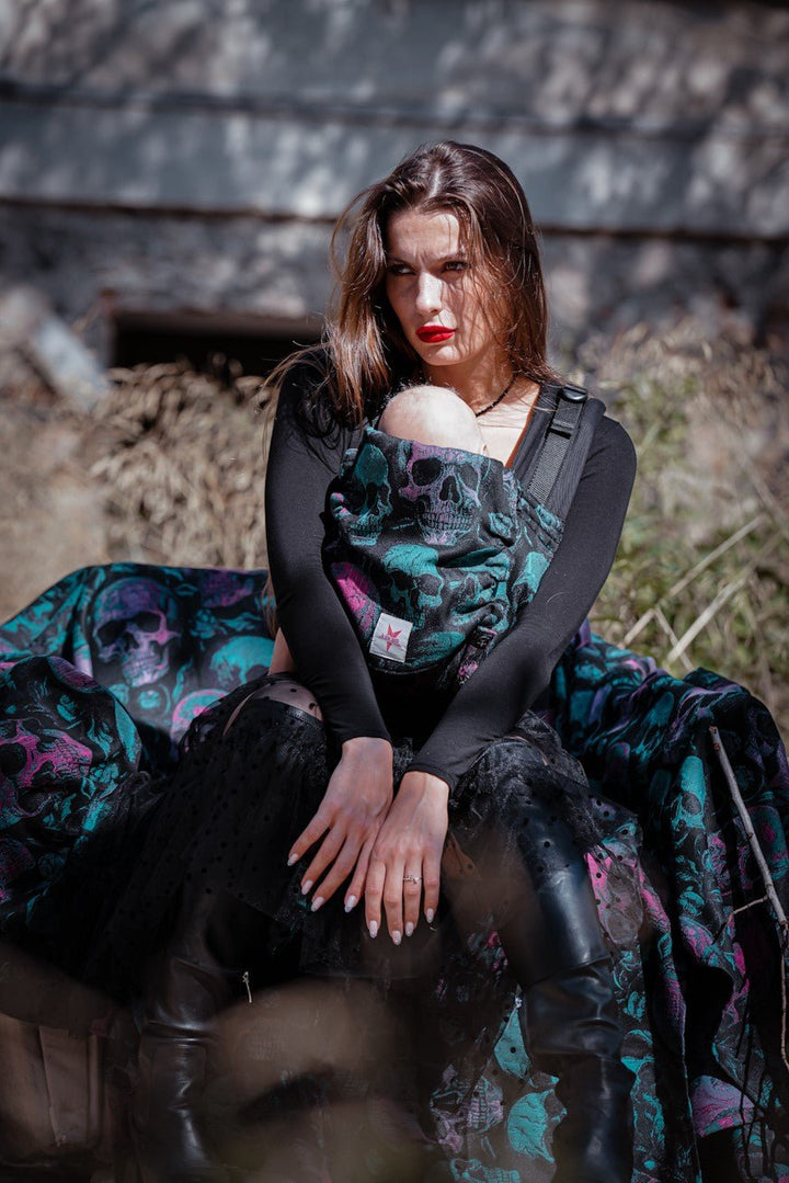 Babytrage Flip Scary Skulls - KOKADI