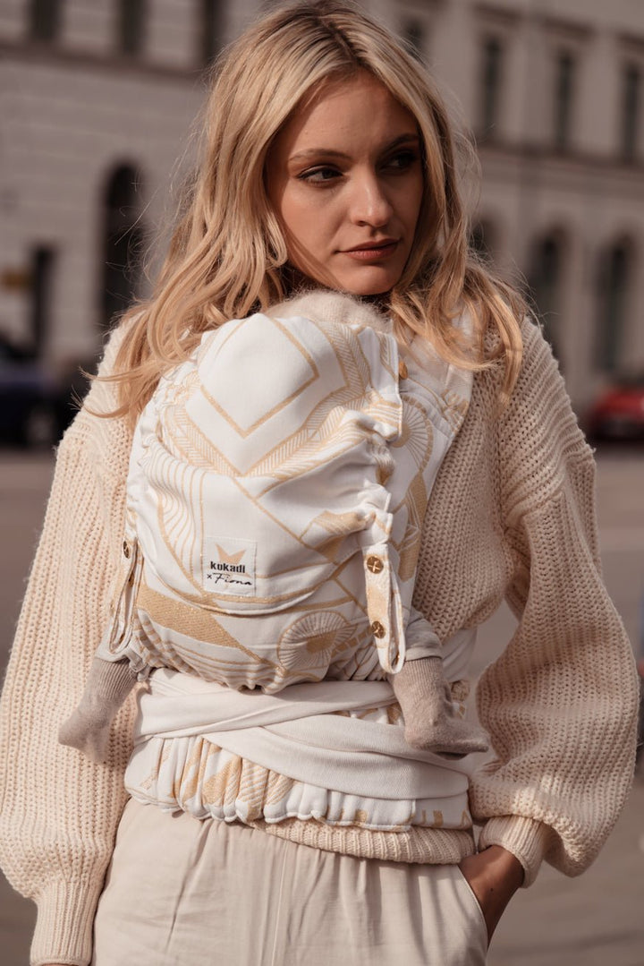 Babytrage TaiTai Goldschatz by Fiona Erdmann - KOKADI